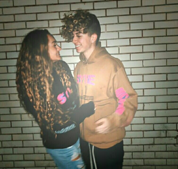 jasmyne_morton's tweet photo. 4 couples I ship(the other girl is Allison idk her account) #corbina #jabbie #chaniel #zallison https://t.co/b2TvfDytZr