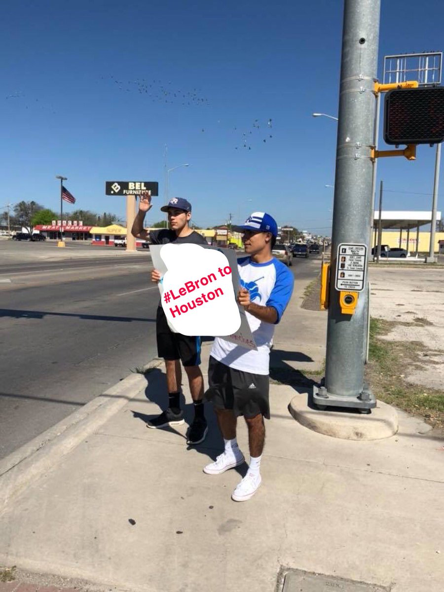 Jor99ge's tweet photo. #brontohouston @tony_mtz06 @rickyluna25 https://t.co/iZ3wO4kYHp