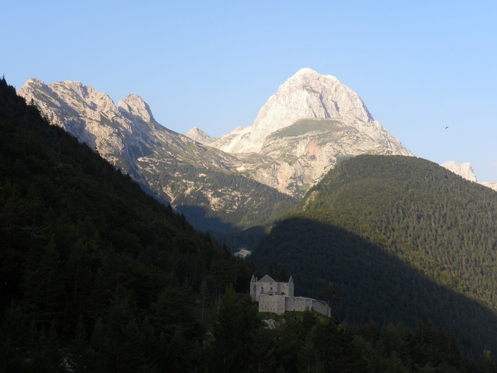 ZavbiM's tweet photo. sLOVEnia, REGION GORIŠKA, FORTRESS PREDEL WITH MANGART

👉 https://t.co/4Z58JjZrWk 👏

#sLOVEnia #REGION #GORIŠKA #FORTRESS #PREDEL #MANGART #VACATION #HIKING #TRAVEL #HOLIDAY #WANDERLUST #zavbimarjan https://t.co/vZGjTDfOom