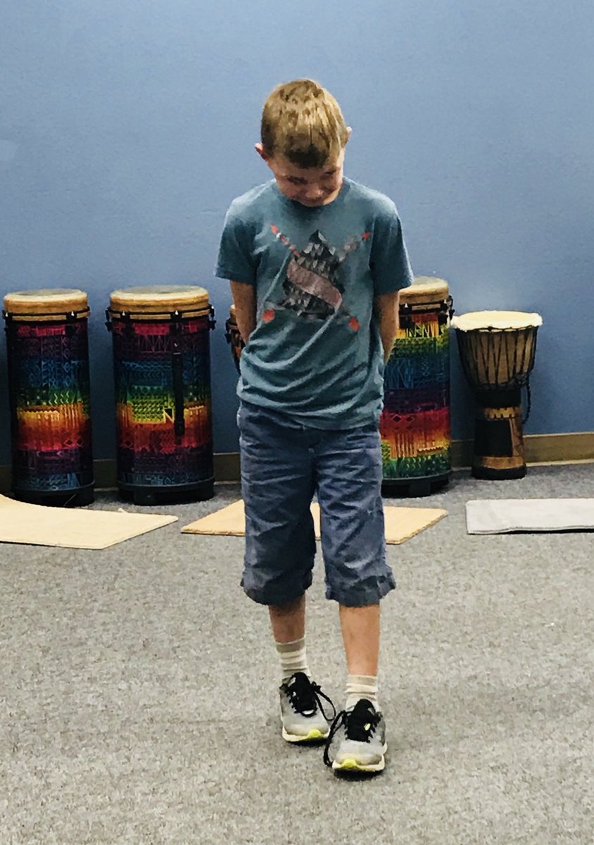 MusicBridgeH20's tweet photo. #2ndGrade #Mindfulwalking #Mindfulness #PresentMoment #awareness #feelyourfeetinsideyourshoes #weightshifting #dmusd @UCSDCFM #DMHeights #DMHeightsSTEAM #HTS_Dolphins @HTS_Dolphins @DelMarSchools https://t.co/WJ7hvKK9SV