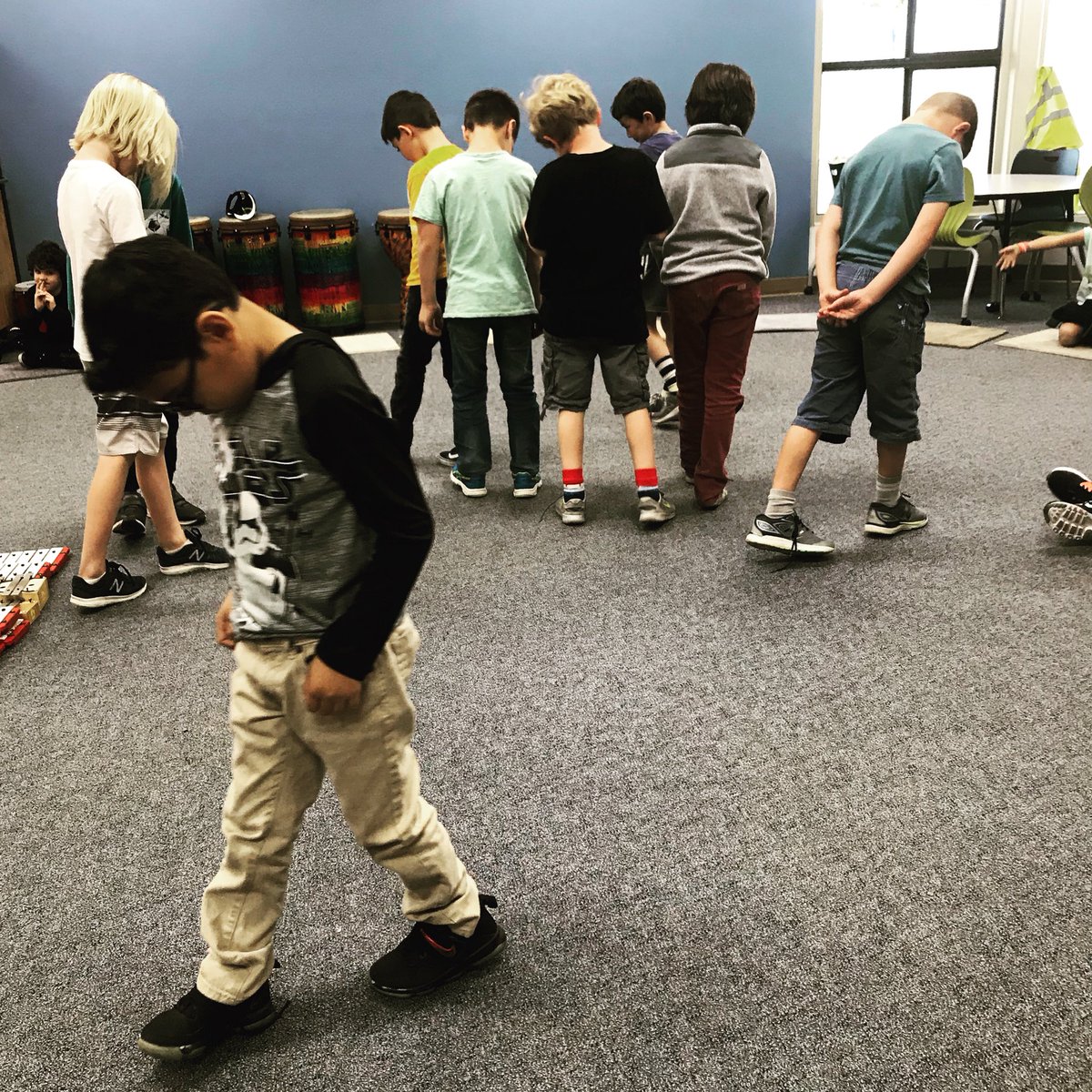 MusicBridgeH20's tweet photo. #2ndGrade #Mindfulwalking #Mindfulness #PresentMoment #awareness #feelyourfeetinsideyourshoes #weightshifting #dmusd @UCSDCFM #DMHeights #DMHeightsSTEAM #HTS_Dolphins @HTS_Dolphins @DelMarSchools https://t.co/WJ7hvKK9SV
