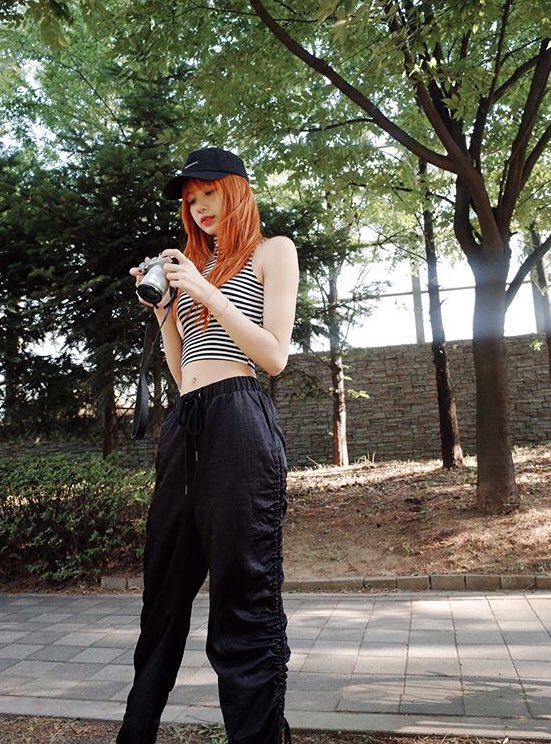 Angirmaa17's tweet photo. Just look at her style I just Love it Sooo Much 
#BLACKPINK #BLINK #LISA #LISAstyle https://t.co/JUVMW6Ob1h