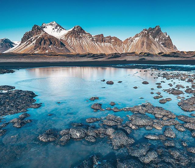 NejauNet's tweet photo. Mountains and water | #Iceland🇮🇸 #mavicpro #dronas #beautifuliceland #mavic #djimavic #djimavicpro #VisitIsland #skypixel #iceandsnow #natgeotravel #Hofn #iceland @skypixelofficial https://t.co/tcHEbsOeSL https://t.co/0Dczq7Q2R4