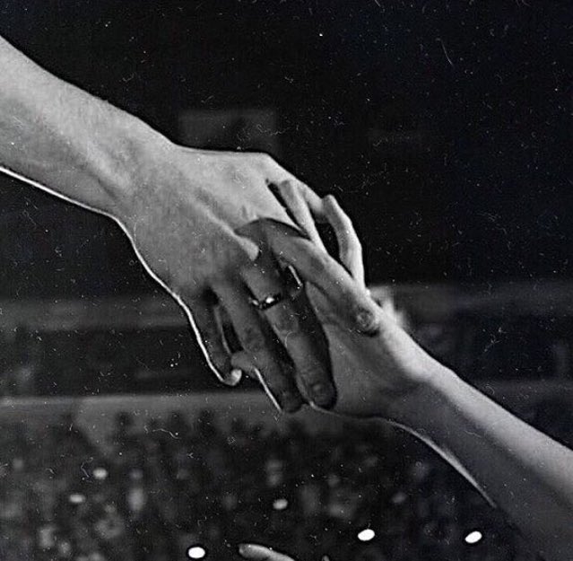 SMendesUpdates2's tweet photo. Always remember...Things will get better, i promise - @ShawnMendes

#JFCShawnMendes https://t.co/4Vj5fTwhTZ