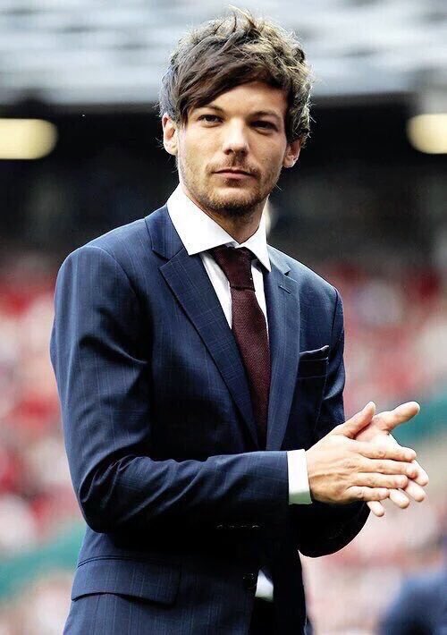 TheLouiesCrew's tweet photo. Louis "life is a photoshoot" William Tomlinson pt 3.0

#LouisBestFans https://t.co/yozgi8unEc