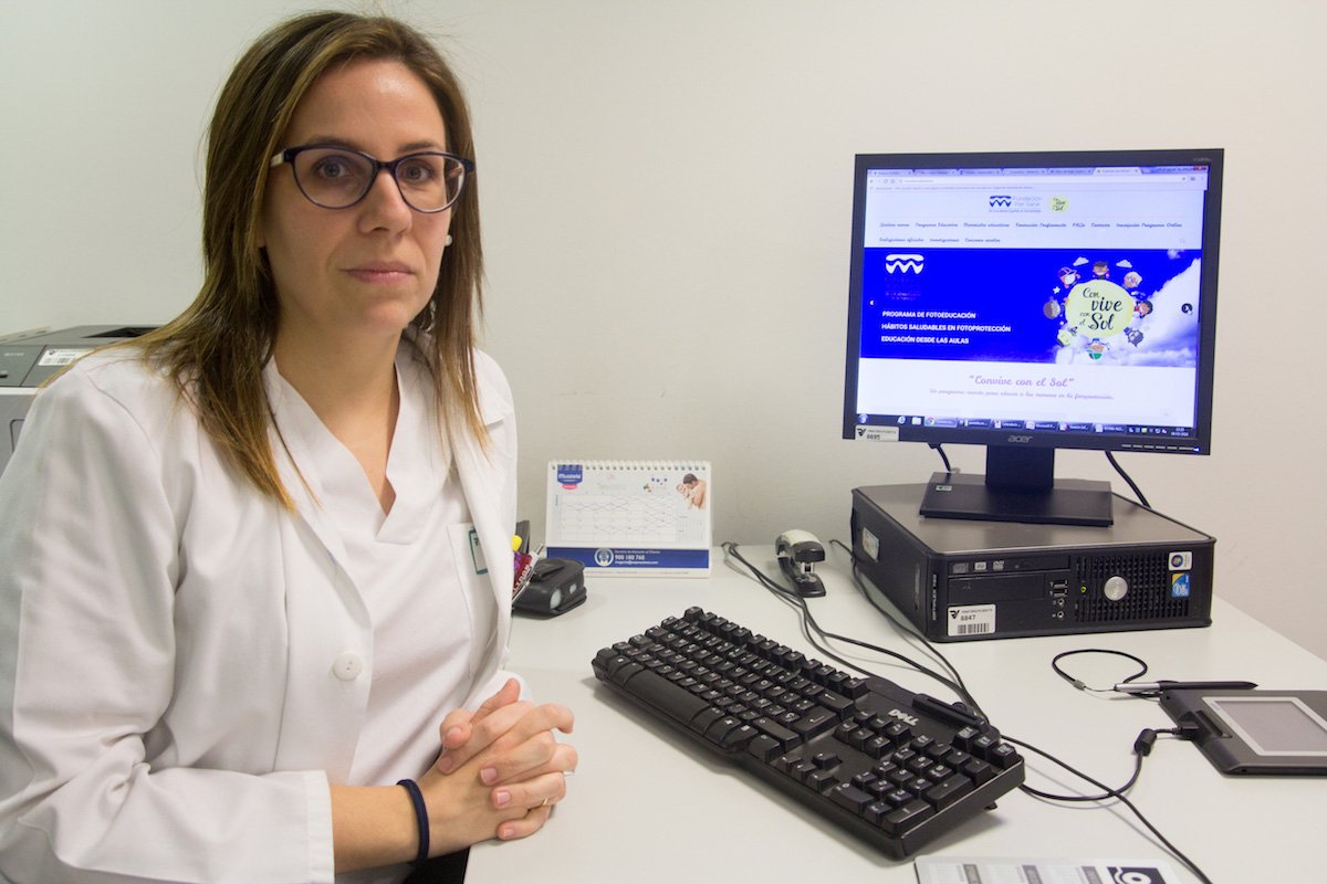 HospitalPovisa's tweet photo. Iria Montero es la embajadora de #ConviveConelSol☀️, programa de @pielsana_aedv para prevenir desde la infancia daños en la piel. Asesorará a profesores y alumnos sobre fotoprotección. 😃

👉Conoce el programa: https://t.co/jeKCio9xB6 https://t.co/GYQEtXwOoz