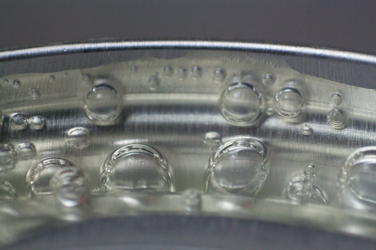 happydesigners's tweet photo. #beerbubbles #bubbles #reversemacro #macrolens https://t.co/enBqFAdBg6