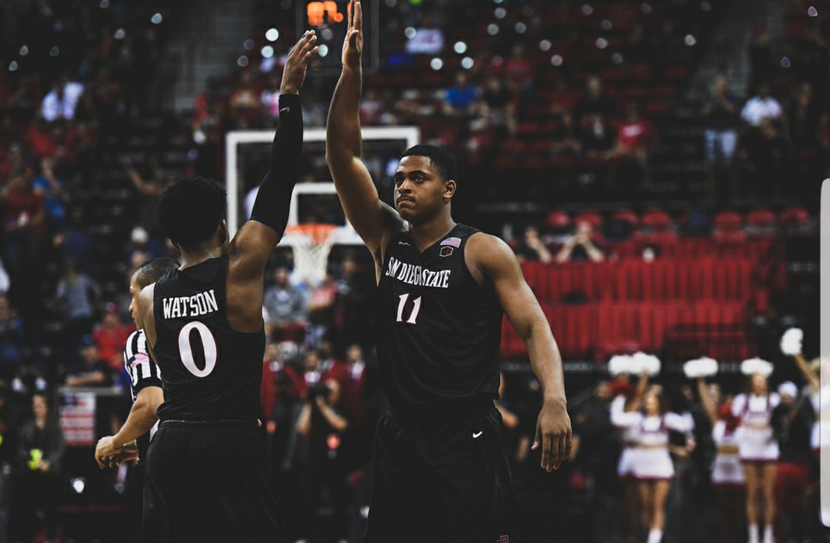 iammattmitch11's tweet photo. It's starts from the roots! So much to be thankful for, my family is amazing wish I could've had moms in the picture too but all glory to God for my family and team, for all the blessings he has showered me with🤙🏽 https://t.co/KVrkHFNnEr
