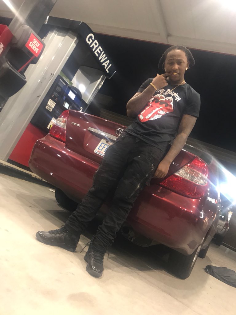 Miligo001's tweet photo. I been holding in the pain swear I been trying 2 I done seen 💩 in the game that I was blind to 💯 #FREEPOCKETS https://t.co/3lU2HE0vwF