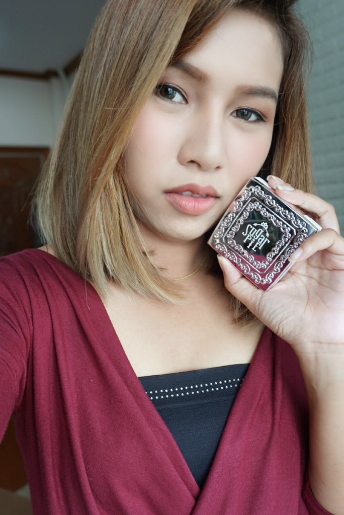 channel_cocoa's tweet photo. แป้งอัลไลเบาสบาย แต่ปกปิดได้💓💓
Sugarpiethailand ไงออเจ้า... 
บางเบา ปกปิด ไม่เป็นคราบ ไม่ตกร่อง
แจนใช้เบอร์ 3 จ้าา
🌿ราคา 690 บาท ซื้อได้ที่ตัวแทนจำหน่าย หรือ Eveandboy ทุกสาขาจ้าา
#ของมันต้องมี #sugarpiethailand #cocoachannel #howtoperfect #ไว้รีวิวห้ามขายของโว้ยย https://t.co/Npnbkf4KnS