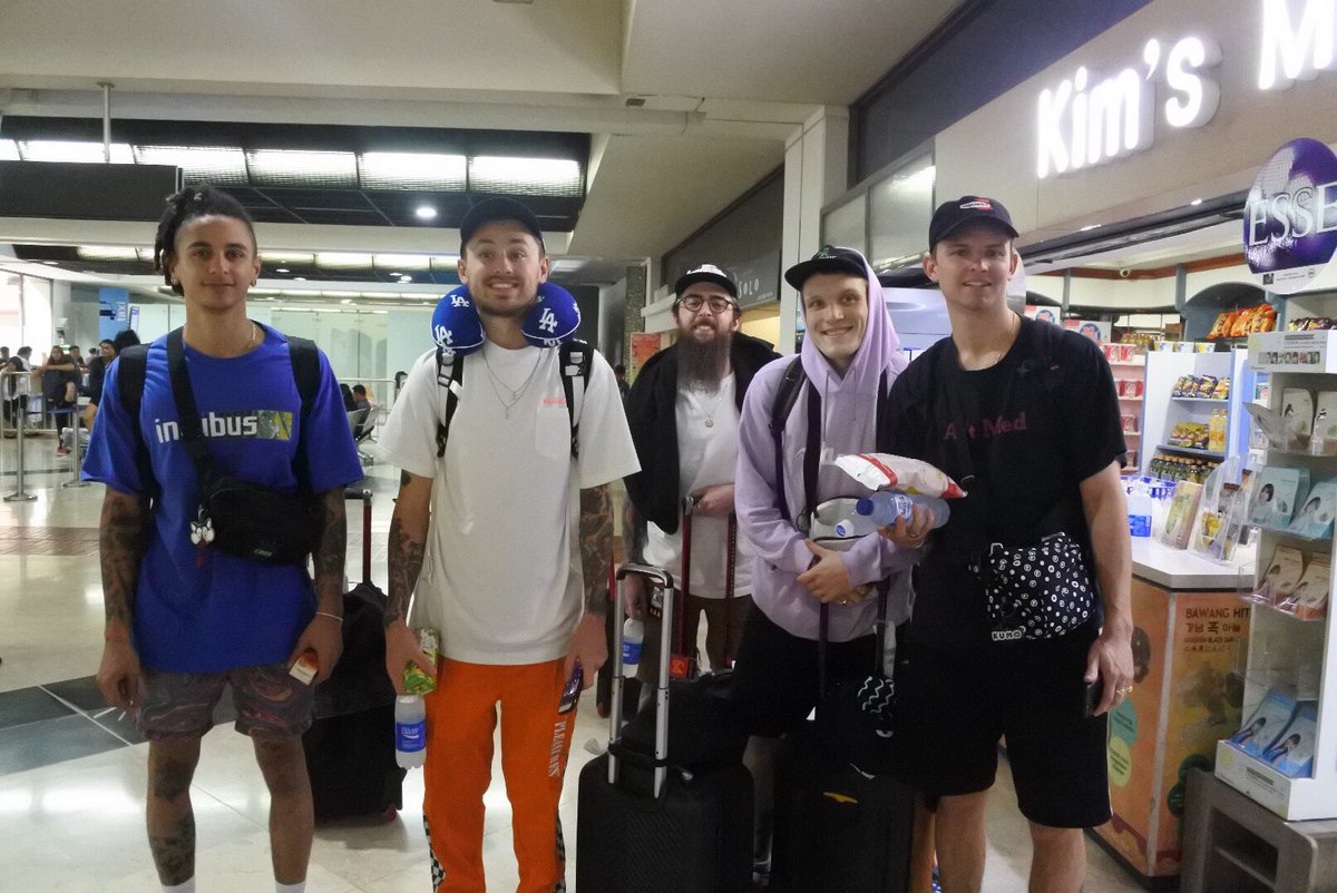 Liaison Officer tweet media