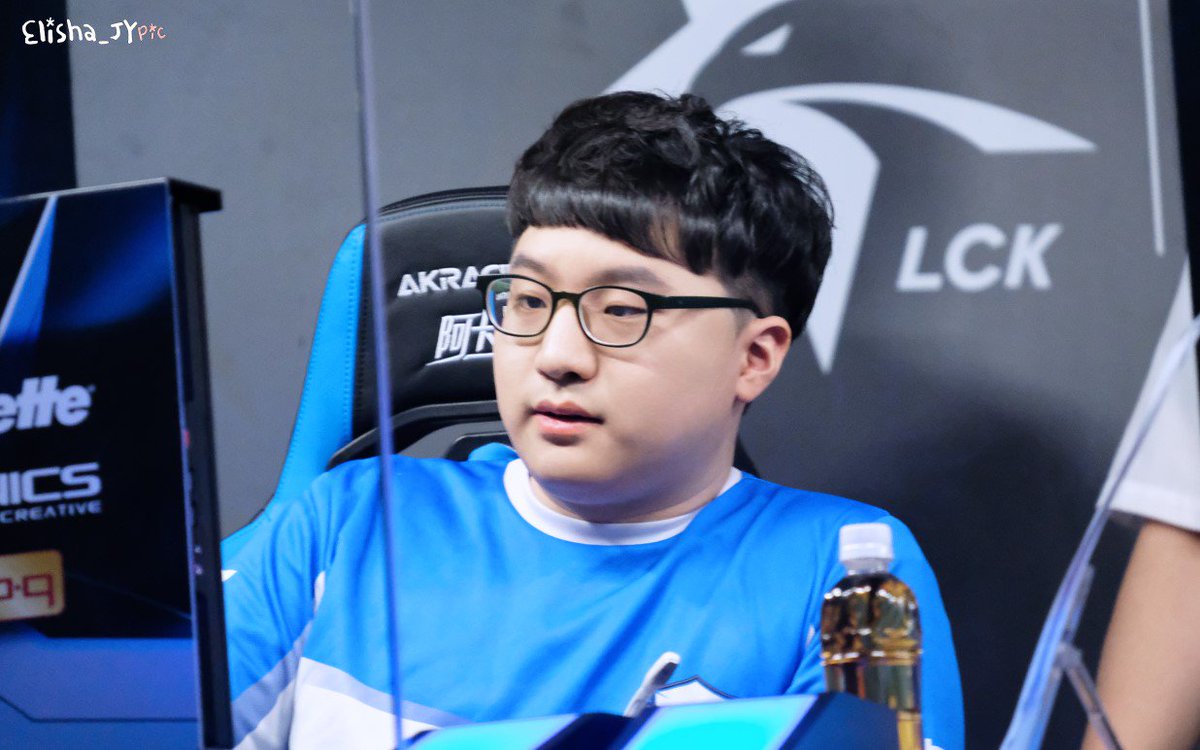 Elisha_JY_pic's tweet photo. 180310 LCK spring 2 round
MVP vs JAG
#MVP_Max #맥스 #정종빈 https://t.co/0F970IwE7y