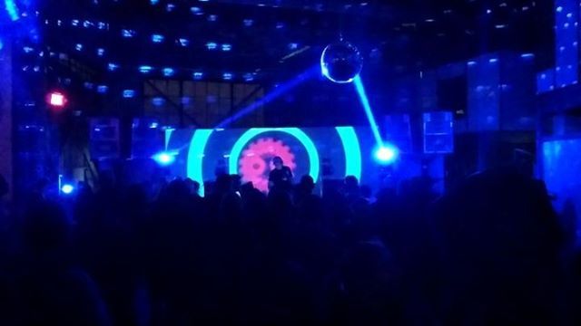 Warehouse_SaaS's tweet photo. RT @ILUVINCOGNITO: #fucktherain @andycaldwell killing it!
.
#incognito presents #deephouse masters @jimpsterfreerange @fredeverything .
.
#losangeles #housemusic #househeads #househeadsunite #dancemusic #afterhours #underground #undergroundvibes #warehou… https://t.co/mzvNRLFSTN