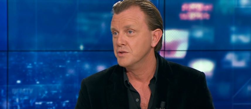 Mort de Claude François: le fils du chanteur "n'aurait jamais cru que les fans resteraient fidèles" news.sfr.fr/divertissement…