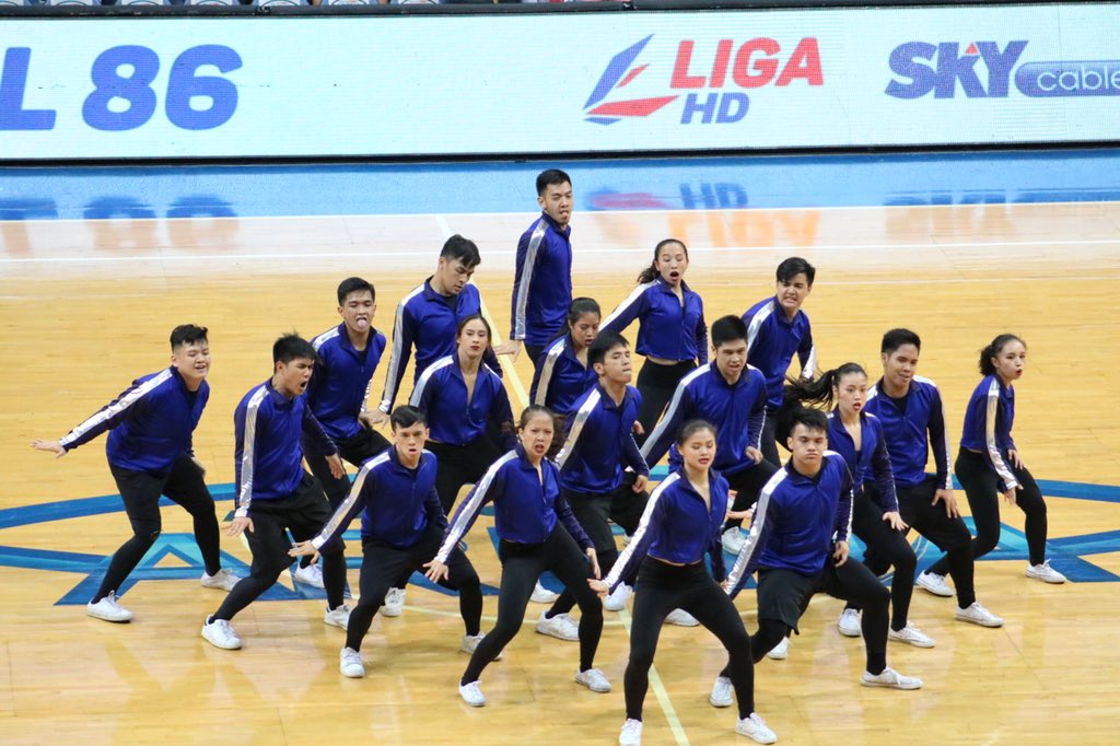 MOAArena's tweet photo. Last but not the least, it’s the Company of Ateneo Dancers closing the UAAP Streetdance Competition. #UAAP80atMOAArena https://t.co/iWhfw2F0dy