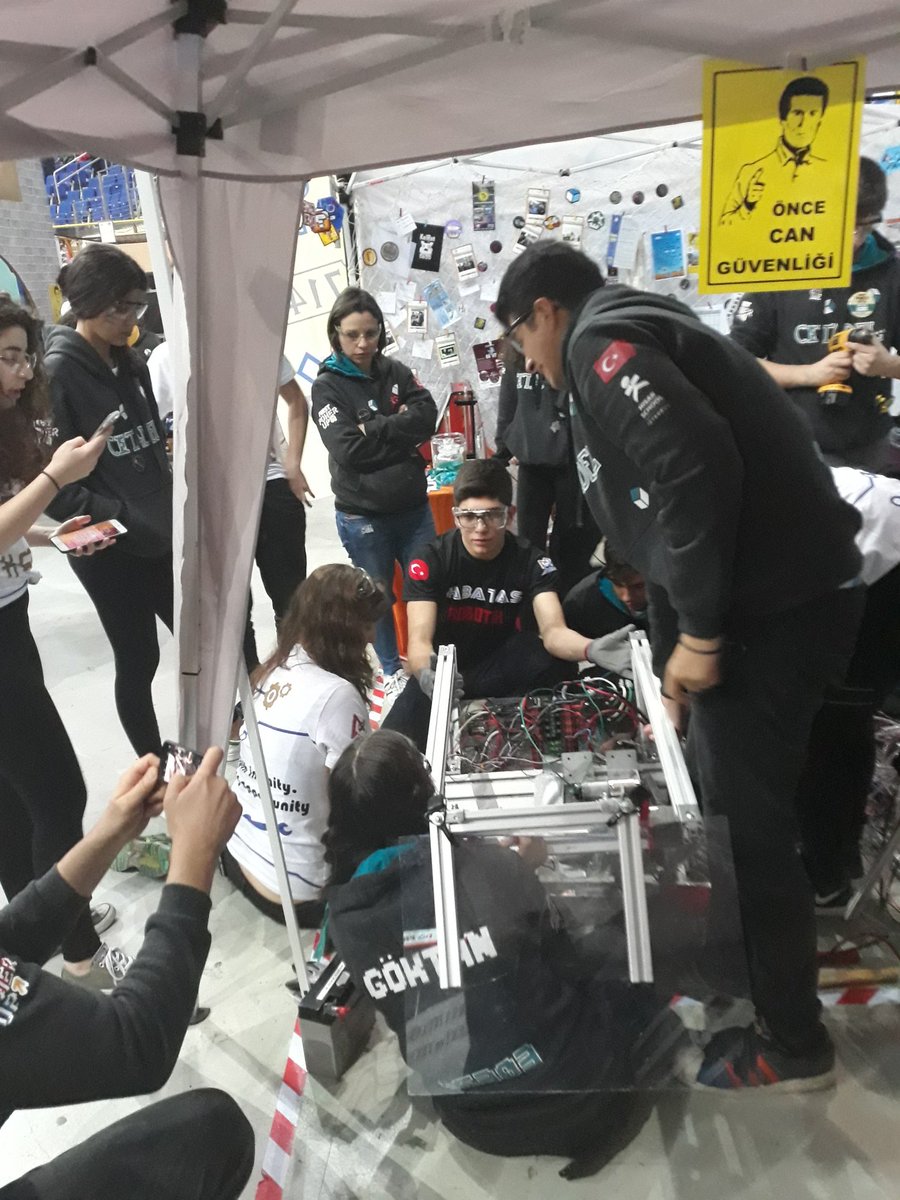 Her zaman yardıma hazırız #First #6303 #morethanrobots #istanbulregional