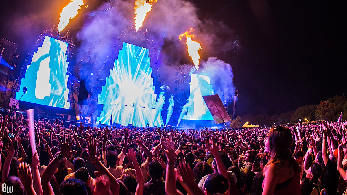 beyondwlandmty's tweet photo. ¡Gracias headliners! 🐰🦊 Por haber ido #Beyond, no podemos esperar para verlos el siguiente año. 💙🙌🏻 https://t.co/rgYKxWkdNp