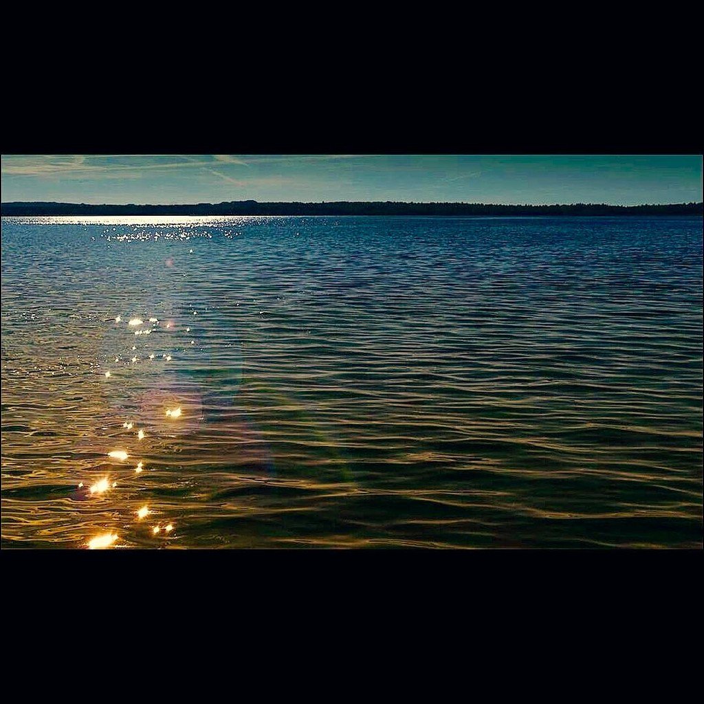 Buona domenica a tutti voi da Sala Comacina 🤗🤗.
.
@specchio1974 .
@il_tem .
@arredamentisumisura .
.
.
.
#lake #lago #lakecomo #panoramic #lagodicomo #sunrise #loves_finland #naturalworld #sunrise_sunsets_aroundworld #natureporn #panorama #sunset_pic… ift.tt/2FEPA5M