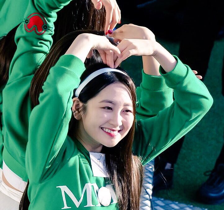 momoland__love2's tweet photo. ❤ねんし ＆ ては❤

 #MMLD好きな人と猛烈に絡みたくて絡みたくて仕方がないのでMMLD好きな人がRTしてくれたらフォローしますのでこれを見たMMLD好きな人は是非RT拡散してください https://t.co/BKcAYGeX4q