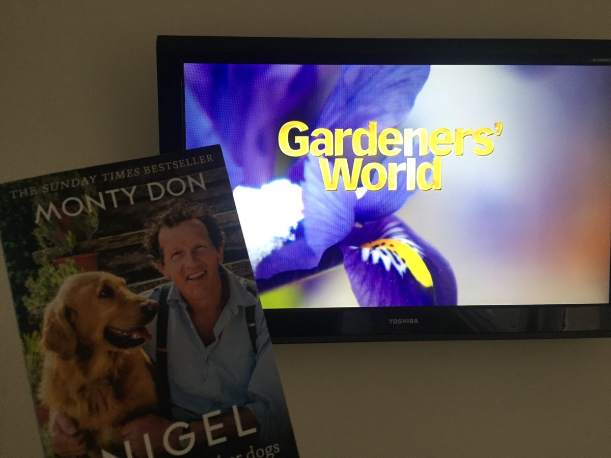 Janie_77's tweet image. Perfect start to a week off after work &amp;amp; travel filled start into 2018: breakfast in bed ☕️, @GWandShows finally back &amp;amp; a lovely book to read by @TheMontyDon #InstantRelaxation #inspiration #lifeisgood 💚