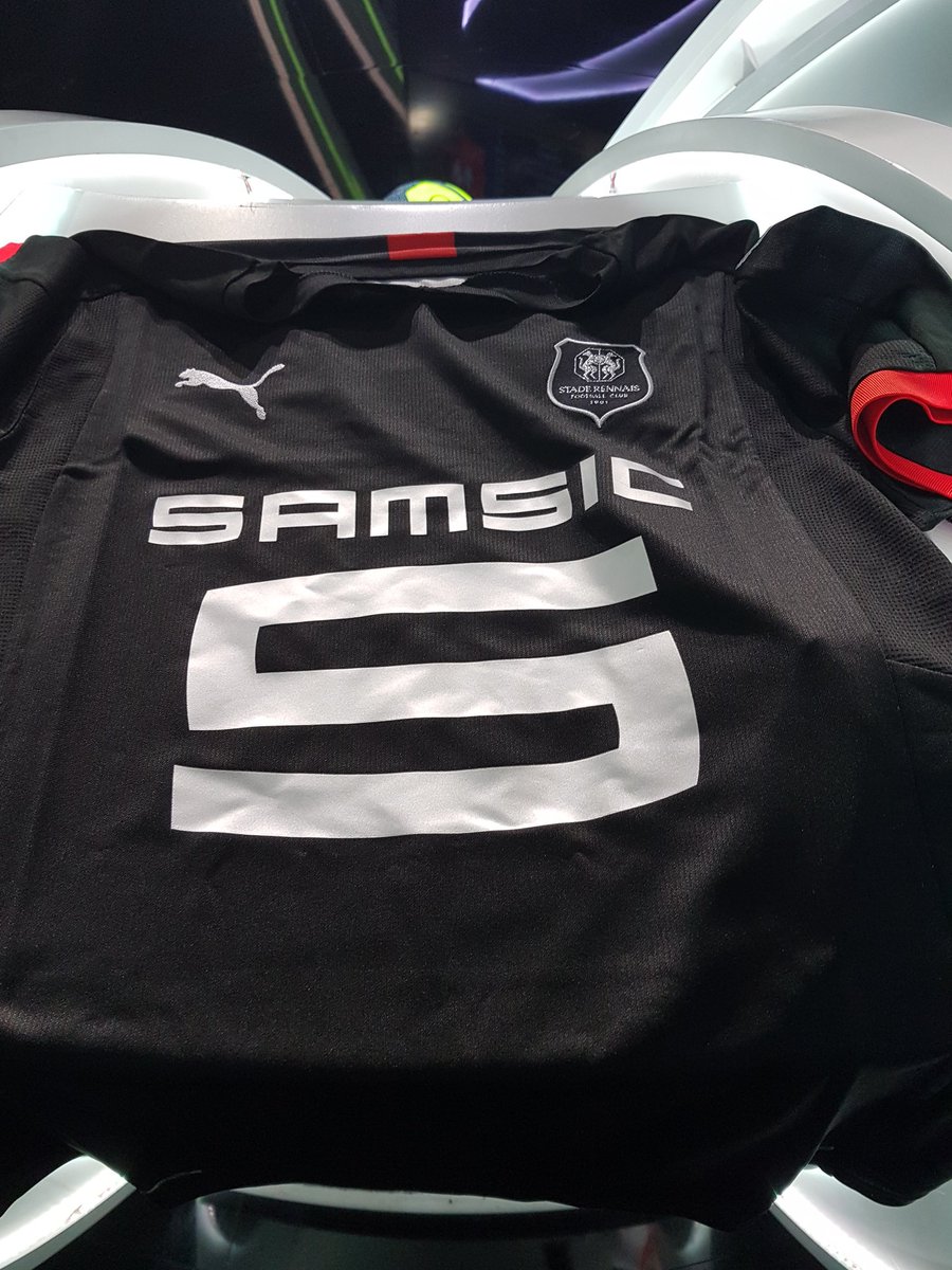 Florian_genton's tweet image. Maillot @staderennais a gagner ce matin ! RT + follow @beINLigue1Confo pr participer au tirage au sort