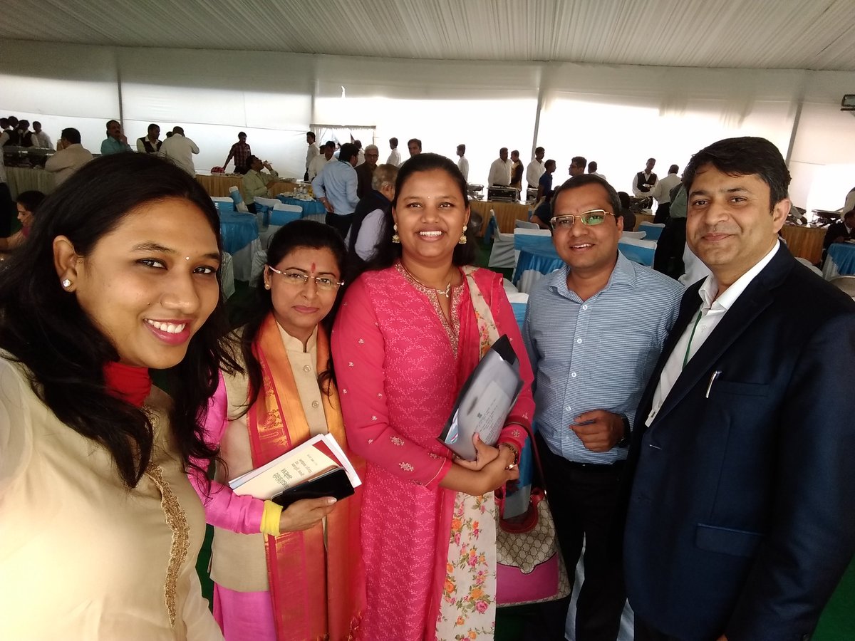AhamSumit's tweet photo. #NationalLegislatorsConference2018 @DrHeena_Gavit https://t.co/SuTvoYJL2E