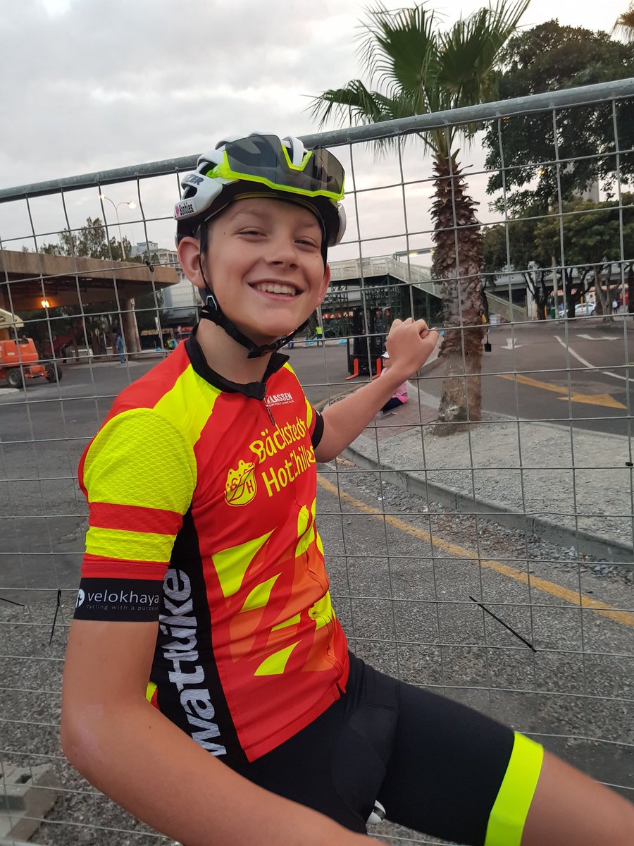 Such a good #CapeTownCycleTour with <a href="/Backstedt_Zoe/">Zoe Backstedt</a> and @Joshytarling and great to ride with my old friend <a href="/dougryd/">Douglas Ryder</a> again.