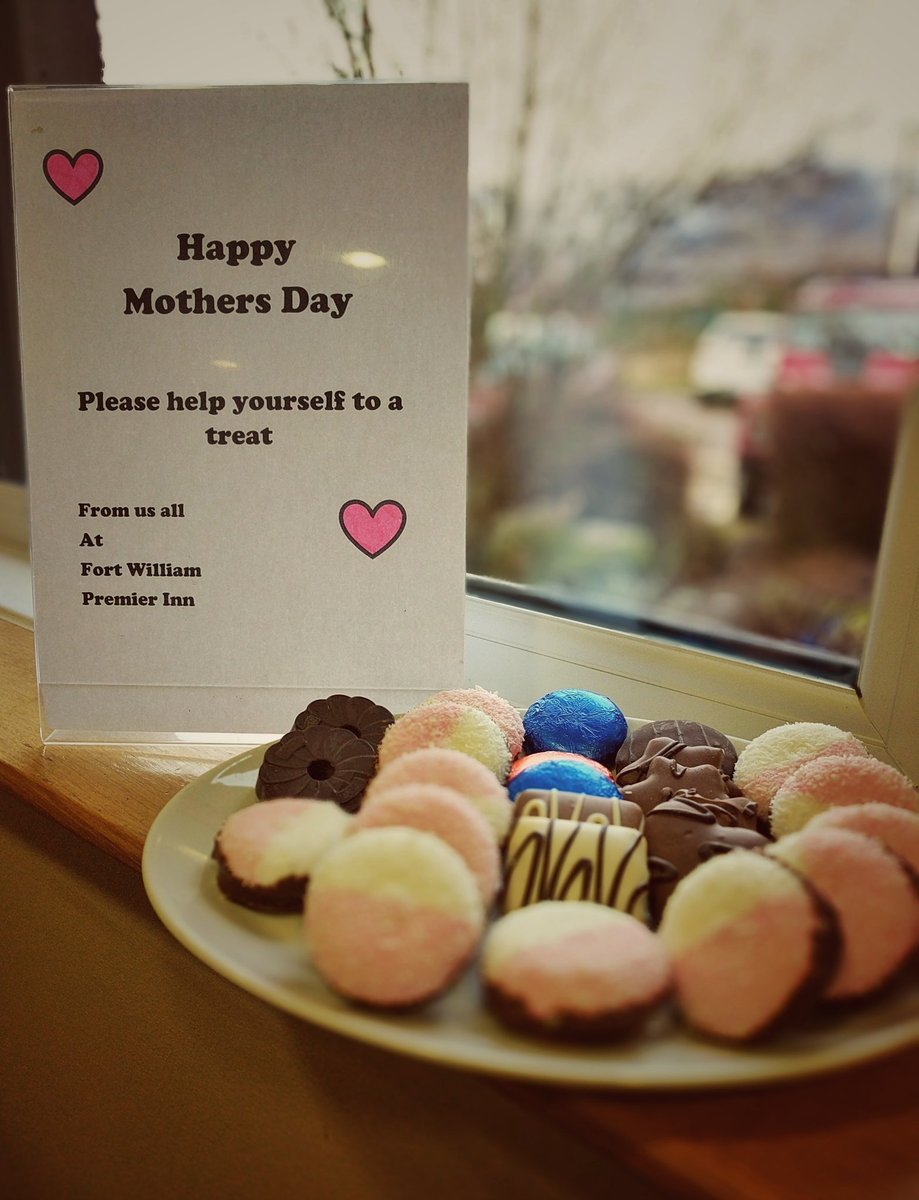 Wishing all mum's a very happy mother's day today from all here <a href="/pi_fortwilliam/">Premier Inn</a> <a href="/CatherineSmi2/">Catherine smith</a>  <a href="/AndyFr4ncis/">AndyFr4ncis</a>  <a href="/SDEBDD/">simon ewins</a>