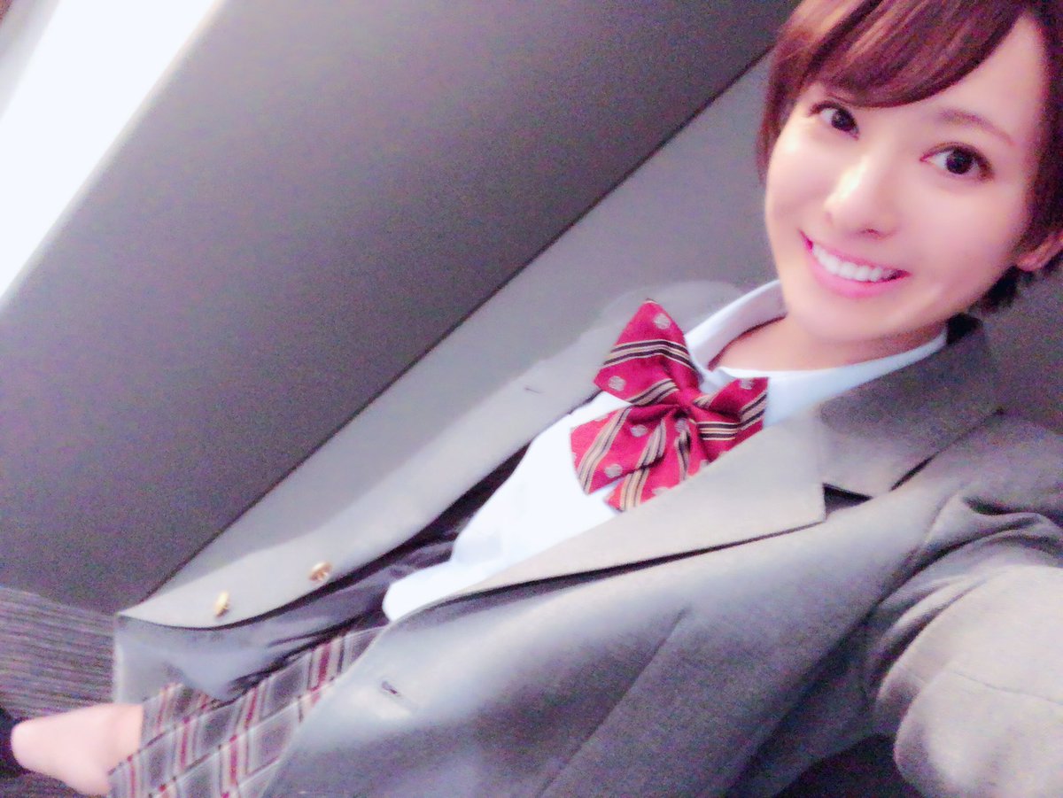 FDJbot's tweet photo. 私服でもスカート履かないんですよ。
何年ぶりに履いたんだ...？？(大げさ)
レアレアレアレア

個人的に2枚目が一番女子感ありますね...

#ザ・フーパーズ  #THEHOOPERS https://t.co/5fXlHjk3L4