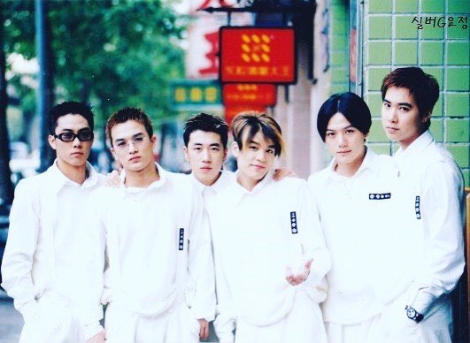 shelovevixxkies's tweet photo. Here's to another six months, years and decades full of love and happiness in our own yellow universe. Never will we leave each other side. 영원한 함께해!~ 
17094-ing~
#SixWonderfulMonthsWithSechskies
#LetsBeTogetherForever
#젝스키스 너무 사랑해요! https://t.co/lWYRjTT9RE