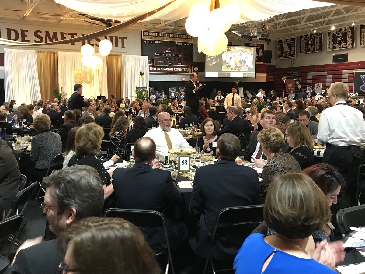 DeSmetJesuitHS's tweet photo. #SpartanPride was in full swing tonight - amazing night at the @DesmetAuction #GoldenGala &amp; @DESMETHOCKEYSTL advances to Scottrade - #ThankYou to everyone who helped make this a special night in @Spartan_Country #DeSmet50 #AMDG https://t.co/ar174tiCIY