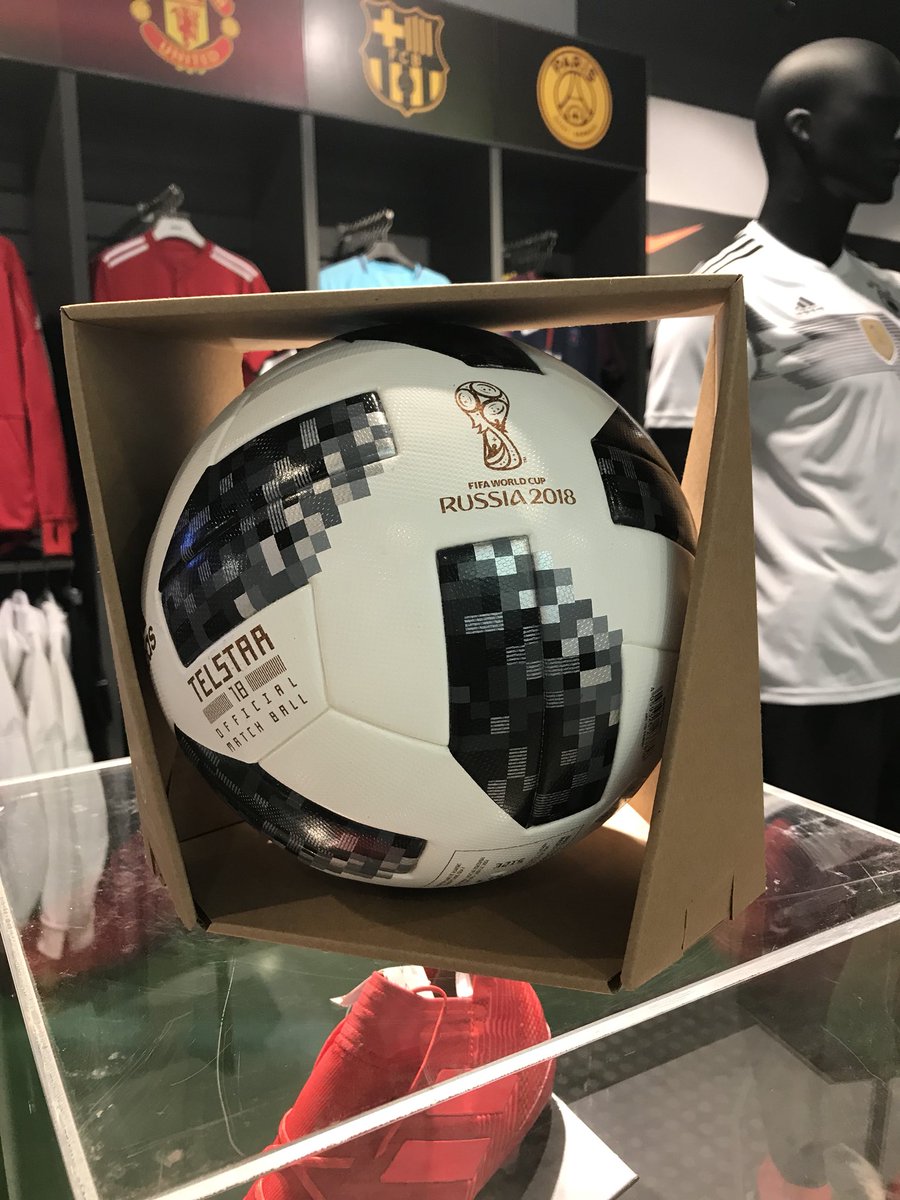 NguyenDucDuy007's tweet photo. Guys, official match ball of Russia FIFA 2018!!⚽️⚽️⚽️ https://t.co/YKzMngPXyF