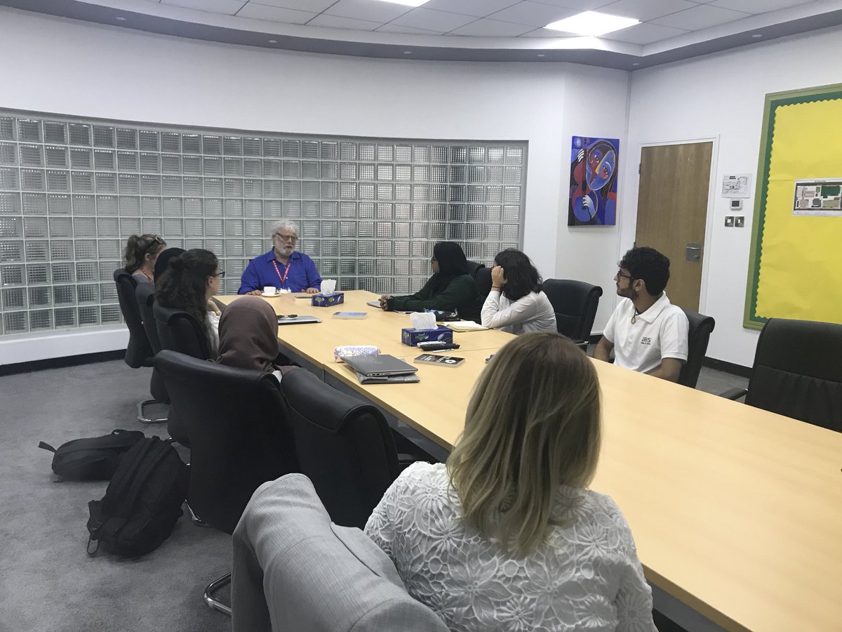 JumeiraSchool's tweet photo. An honour to welcome @codlansky, author of over 30 books, to JBS today as part of #DubaiLitFest @EmiratesLitFest. Here he is running a workshop with @secondary_jbs students on the process of receiving criticism #inspiringyoungminds #leadersofthefuture https://t.co/z1pQQbWc5g