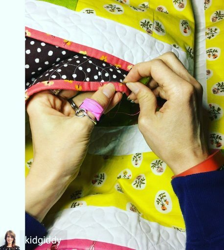 threadcutterz's tweet photo. @kidgiddy doing some binding with her #threadcutterz ring. We can't wait to see the finished project. She is so talented!
#handmade
https://t.co/NlBlUdaGeo https://t.co/YPAhxJKwkg