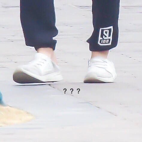 justin101_th's tweet image. น้องงงงงงงง หน้ายังมาร์กไม่เสร็จ ผมก็ไม่ได้หวี ถุงเท้าก็ไม่ได้ใส่ แถมเหยียบส้นมาเลย🤧💛

#저스틴 #JUSTIN #黄明昊 
#IDOLPRODUCER #偶像练习生
©️Hattrick0219