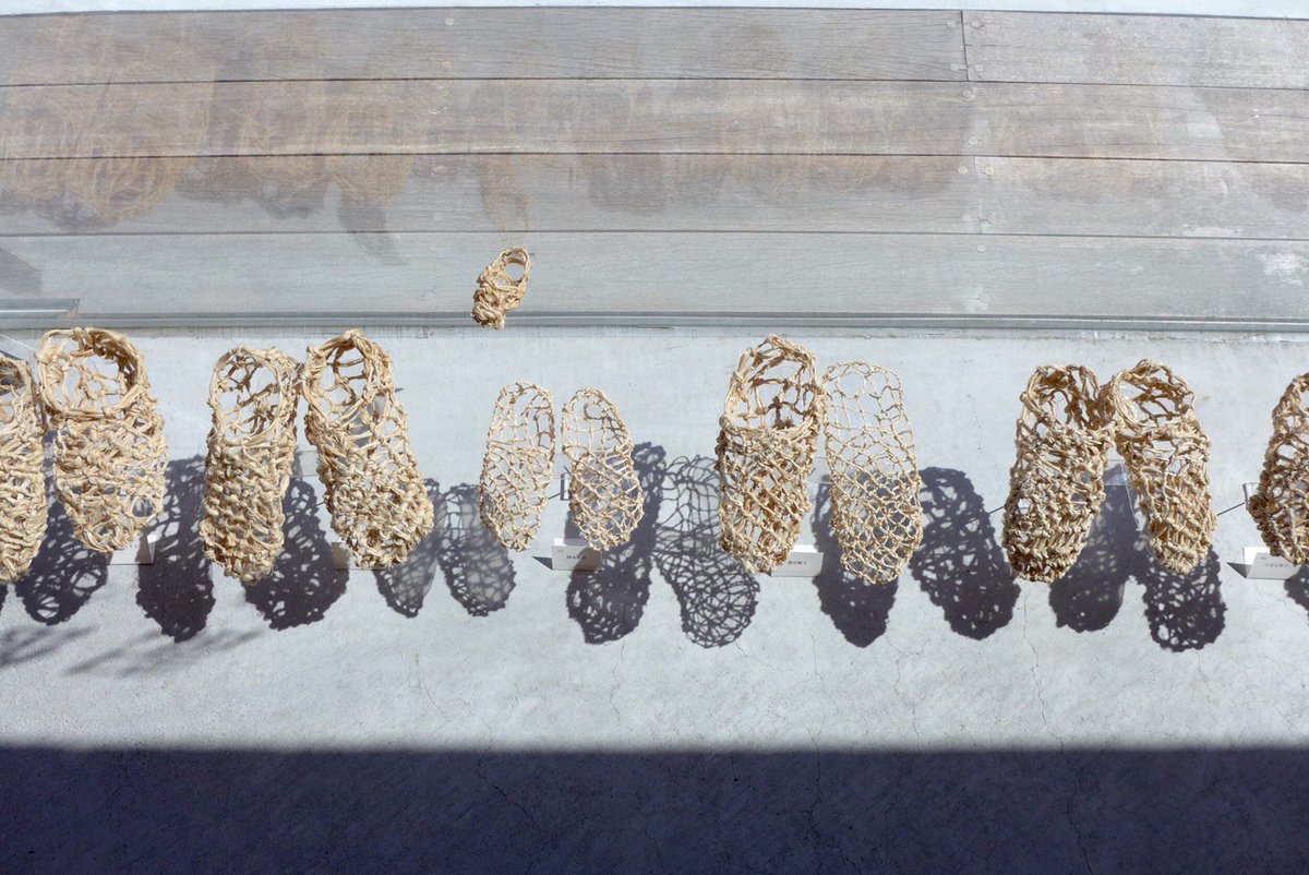 CASE__GALLERY's tweet photo. 【本日最終日！「90名の記憶する足形」Yoko Tamura Exhibition】
“足形”としてかたちを持ったそれぞれの時間。ライフワークとしてそれを編み続ける彼女の圧巻の作品群をぜひ会場にて▶︎https://t.co/gPT5vckwkP 
#casegallery #ケースギャラリー #YokoTamura #田村陽子 #90名の記憶する足形 https://t.co/ix1wIsx16f