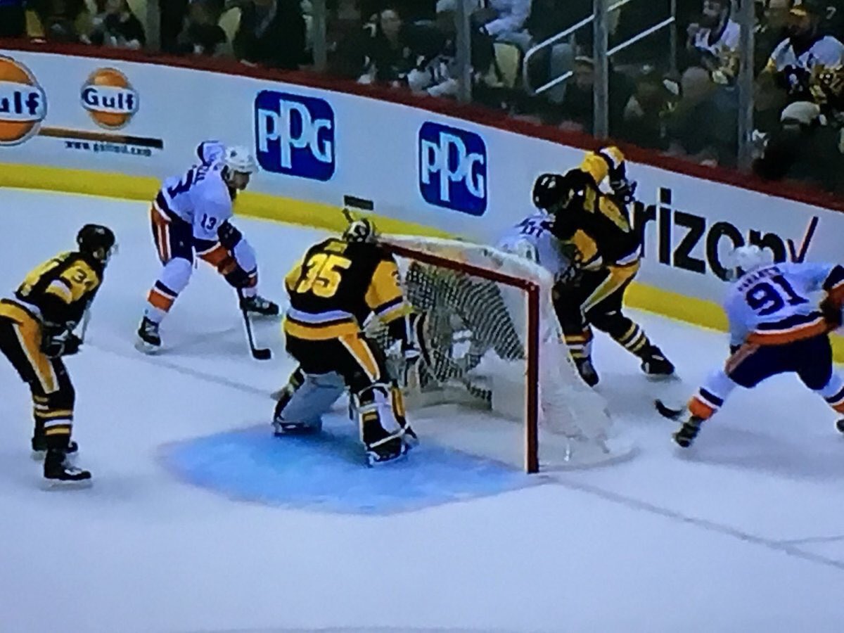 Always stay square to the puck. #GoalieTips