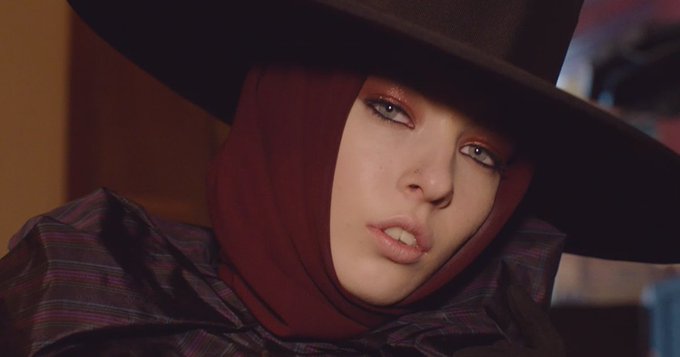 Fall '18: Rich fabrics, Shameless Skin. Looks by the iconic, #DianeKendal and her team using @MarcBeauty<a href="/tag/entry"class="tags"><span>#entry</span></a><a href="/tag/dianekendal"class="tags"><span>#dianekendal</span></a>