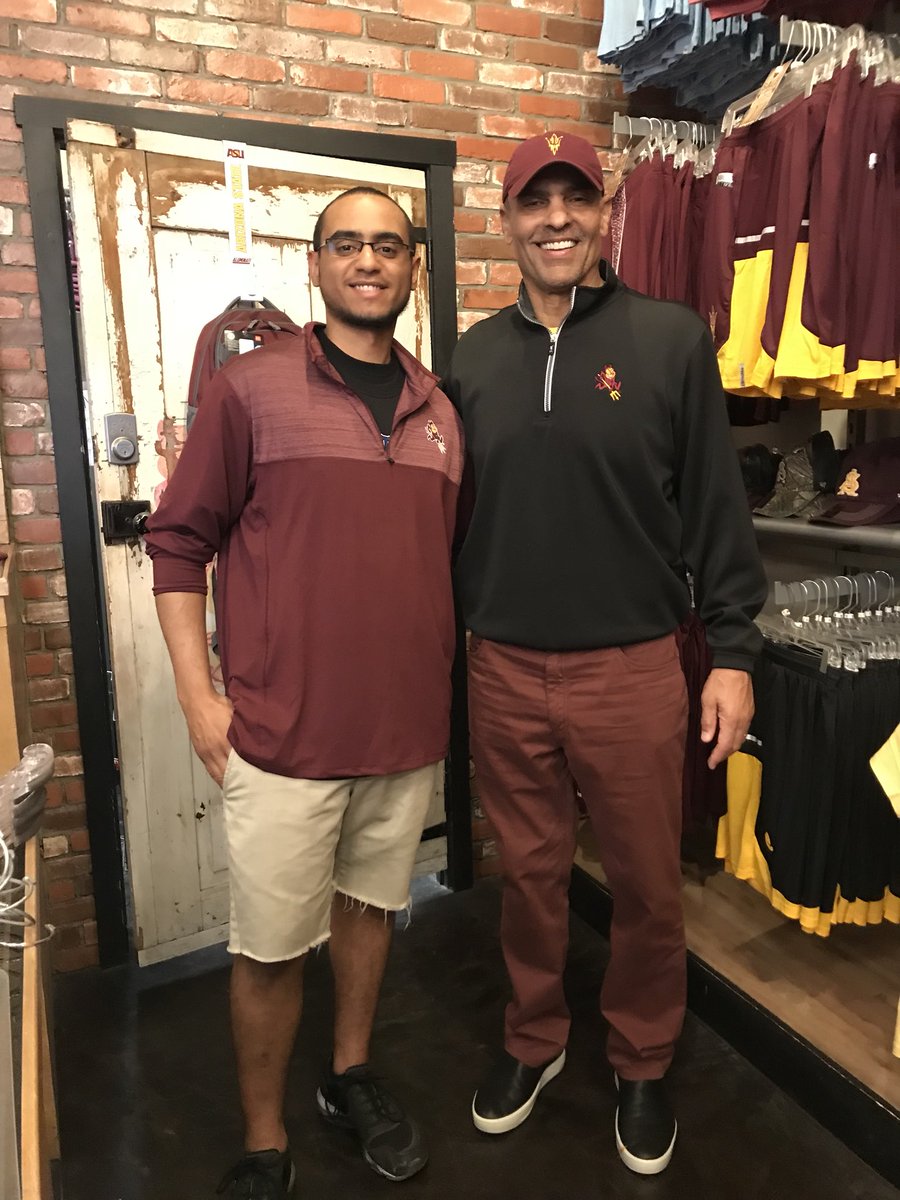 CactusSportsAZ's tweet photo. Herm Edwards staying local at Cactus Sports! Forks Up and Go Devils \n//
Think Local. Buy Local. be Local.
#CHE, #TeamHerm, #ImWithHerm https://t.co/Nj2IKBCNJl