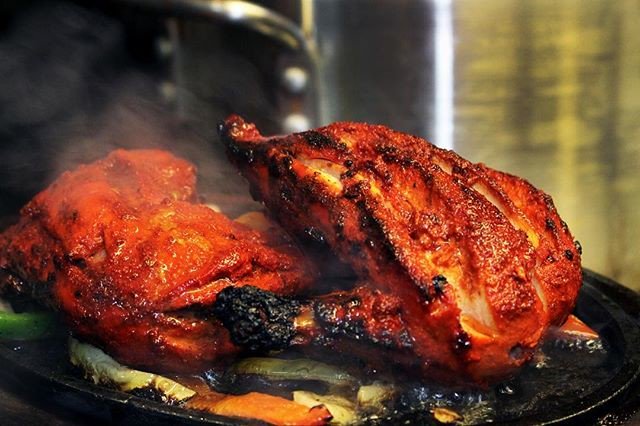 piccolocafenyc's tweet photo. Reposting @ez2eat:
🚨 Can you feel the heat ? 🔥 Try Indian Kitchen Tandoori Chicken 🍗 🤤
-
-
-
-
#ez2eat #yum #chicken #indianfood #indiancuisine #delicious #nycfoodie #buzzfeast #delish #instafood #foodpics #eats #nyc #nyceats #newyork #restaurant #lunch #cuisine #protein https://t.co/S0N7rWwYZO