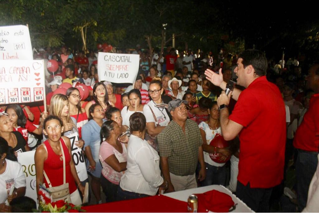 MauricioGomezCO's tweet photo. #SabanalargaAdelante #L1☝
¡Cierre de campaña en Sabanalarga! 
¡Gracias gente liberal del Atlántico! 
Los dineros de las regiones son de las regiones, deben volver a ellas. Lucharé por eso en el Senado.
vamos adelante!
#ColombiaVamosAdelante🇨🇴 @PartidoLiberal🚩 https://t.co/VIwH66g8L5