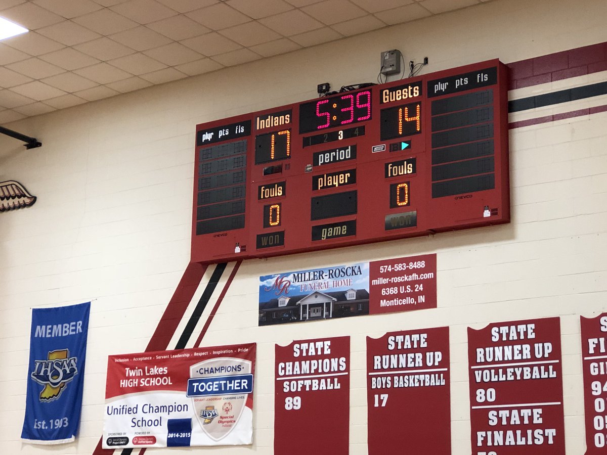 CalumetNewTech's tweet photo. Warriors down by 3 going in into the 3rd quarter, 17-14. We’ve got this though! Let’s go Warriors! #warriorpride https://t.co/If3jnqGKBC