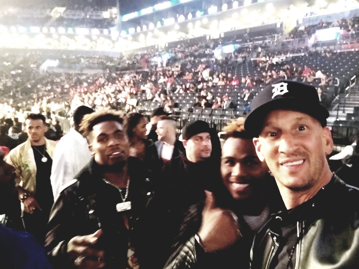 ScottyMBuck's tweet photo. Just ran into @TwinCharlo and @FutureOfBoxing at the #WilderOrtiz  fight. No one wants these problems. Thanks for the photo. 

#Detroit #Dallas #NewYork #WilderOrtiz #Boxing #LionsOnly #TeamBuckBoxingTalk https://t.co/RfUoxtb4uP
