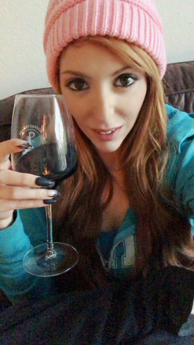 I love wine! 🍷🍾❤️   #laurenphillips https://t.co/BtlGbrEw7W<a href="/tag/laurenphillips"class="tags">#laurenphillips</a>