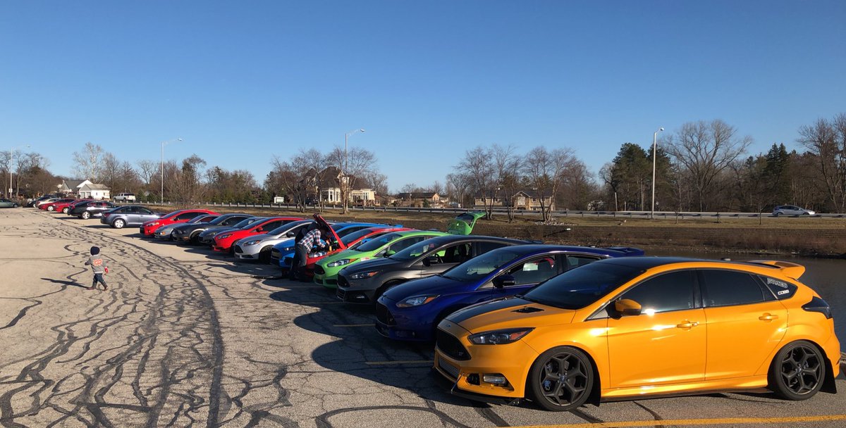 duras_gordan's tweet photo. Saturday’s are for the boys #STMEET https://t.co/rBMHcduxTS