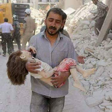 WeAreChilensis's tweet photo. Más de 400 personas muertas los últimos 5 días en Siria. Los cuáles 165 son niños. Que impotencia saber que con un tweet no vamos a poder cambiar nada, pero dejemos de hacernos los ciegos, esto está sucediendo en el mundo ahora mismo. #PrayForSiria https://t.co/YzZSJ0JFG9