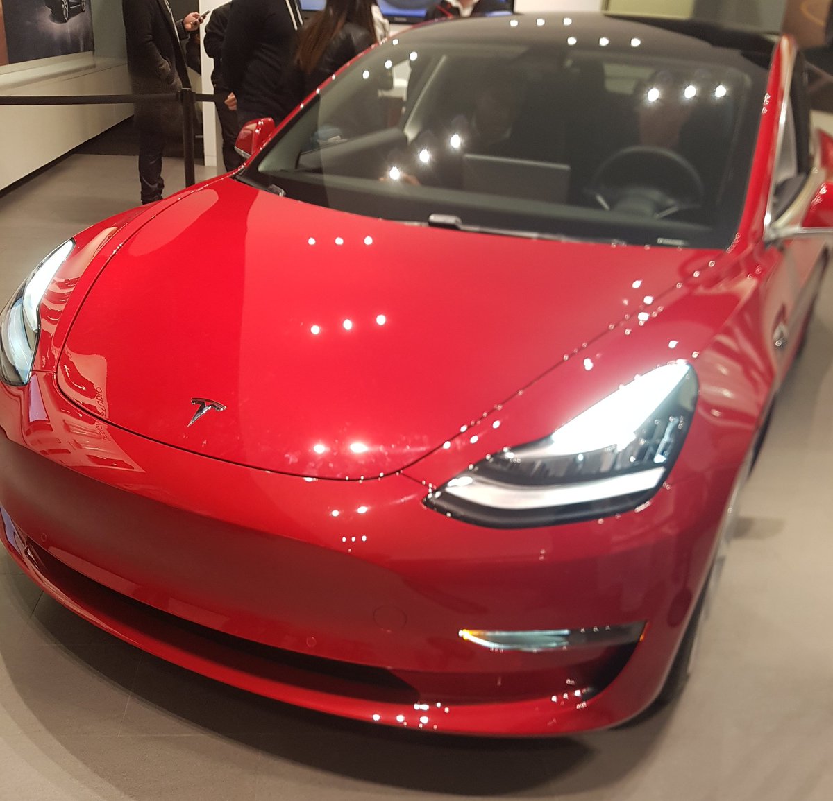 First #Austrian in a <a href="/Tesla/">Tesla</a> #Model3 here in <a href="/Toronto/">T O R O N T O 🍁</a>? Or did another one from #Austria had the chance? 
I wonder if the @Model3Owners was also here 😁