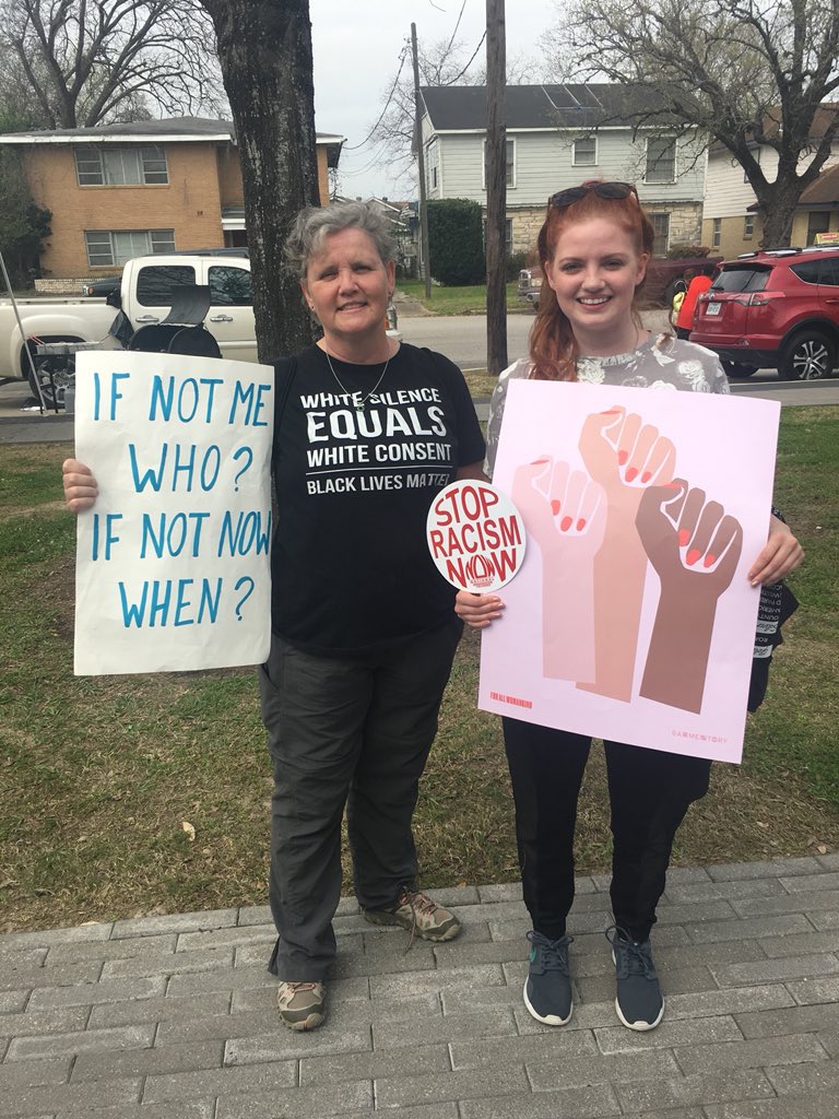 VagneyBradley's tweet photo. Here are some of the women I met at the march. Many different ethnicities and cultures came together at the rally to celebrate the strength and power of Black women! #M4BWHOU #blackgirlmagic https://t.co/thqDoWtHm4
