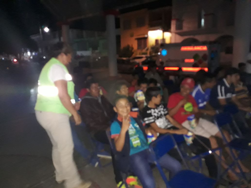 CEPCyGR_GobOax's tweet photo. #RUTAPORLAPROTECCIONCIVIL , en el Istmo de Tehuantepec, día 3, #BarrioLaSoledad #Oaxaca
@alejandromurat @Heliodoro_hcde https://t.co/fTntekc23M