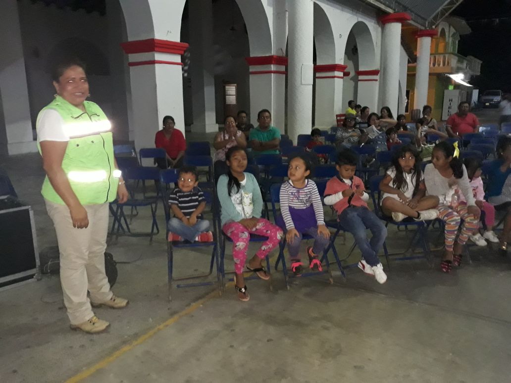 CEPCyGR_GobOax's tweet photo. #RUTAPORLAPROTECCIONCIVIL , en el Istmo de Tehuantepec, día 3, #BarrioLaSoledad #Oaxaca
@alejandromurat @Heliodoro_hcde https://t.co/fTntekc23M